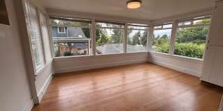 Charming Three Bed West Seattle Vintage Home Near Lincoln Park and Puget Sound! Gallery 9