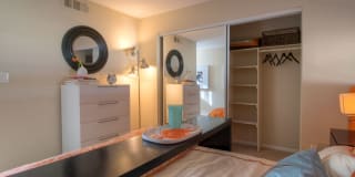 Avalon Woodland Hills Gallery 13