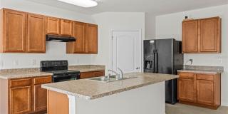 817 SHEEN Circle Gallery 5