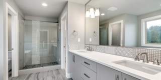 Bethany Stunner - 5 Bedrooms with Main-Level Bed & Bath, Modern Kitchen & Private Fenced Yard Gallery 18