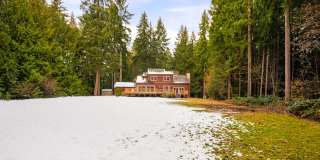 Private 4 Bedroom Retreat on 5-Acres Cottage Lake Gallery 7