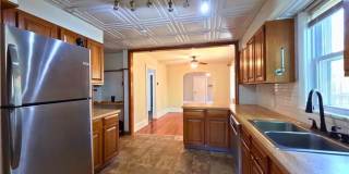 1005 narragansett Boulevard Gallery 6