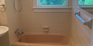 Charming Home with Large Backyard Near Radford University Gallery 24