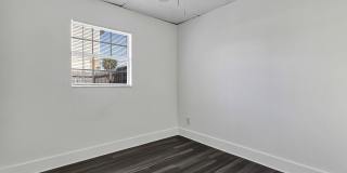 Bright & Updated 2BR Bottom Unit Duplex | White Kitchen & Stainless Appliances in Saint Petersburg Gallery 19