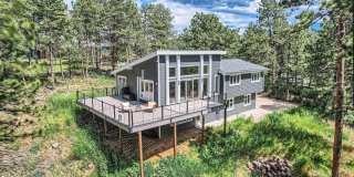 GORGEOUS 4BD/ 3BA MOUNTAIN HOME in Boulder, CO- Available 7/10/26! Gallery 1