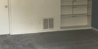 5104 S. Delaware Place - 5128 S. Delaware Pl.. Apt B Gallery 1