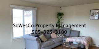 Cute 3 Bedroom Home with beautiful Kitchen Gallery 4