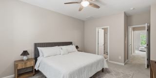 Stylish 3bd 3.5bath townhome for rent in the highly desirable Vermillion Gallery 29