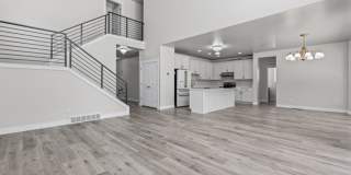 Large luxurious house with view of beautiful Utah Lake! Gallery 37