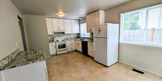 North Bothell 3 bdrm Townhome with private fenced yard Gallery 5
