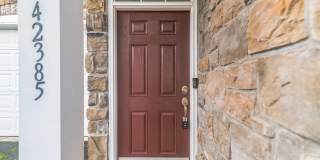 42385 TRELLIS Square Gallery 2