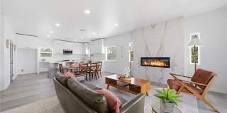 208 W Houston Street Gallery 12