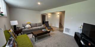 5 Bed 4 Bath Home fenced yard Gallery 51
