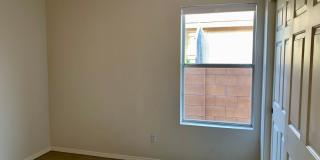 Lovely 3 Bedroom, 2 Bath In The NW! Gallery 18