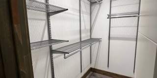 Gorgeous Condo minutes from The Pearl Gallery 19