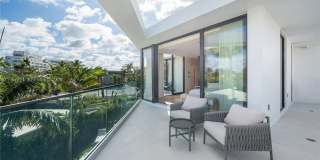 1045 W 47th Ct Gallery 36