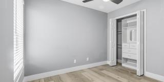 1717 SW Burlington Street Gallery 23
