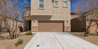 4 Bedroom, 2.5 Bath with Loft Gallery 1