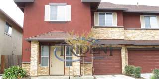 3 bedroom, 2 1/2 bath halfplex/townhouse Gallery 1
