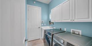 7672 Sussex Court Gallery 18