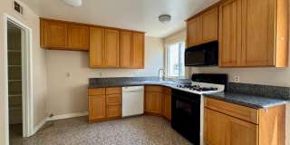 2 Bedroom/2.5 Bathroom Townhouse Fashion Park Villas Across Shops at Santa Anita Gallery 6
