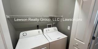 Luxurious Colonial Green Townhome with Garage Gallery 38