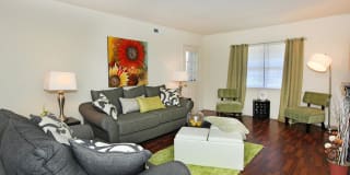 Kensington Club Gallery 55