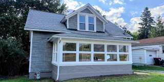 Three-bedroom one bathroom home for rent in North Canton Gallery 1
