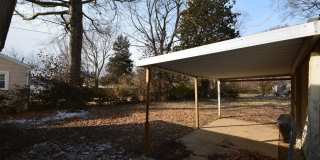 2 Bedroom 1 Bathroom House with a Fenced-in Yard! Gallery 6