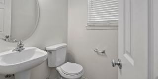 3 bed/2.5 bath Townhome + 2 Car Garage + Washer/Dryer + Fenced Front Patio Gallery 17