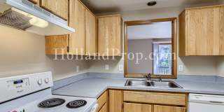 Lovely End unit of a triplex with garage Gallery 6