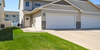 Stylish Townhome in Harrisburg School District – Open Floor Plan & Loft! Gallery 1