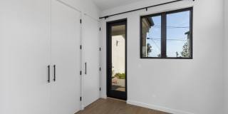 Modern Coastal Lease in Top of the World Gallery 24
