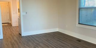 2 Bed/2 Bath- Newly Renovated!! Gallery 1