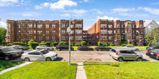 5952-58 W Superior Gallery 14