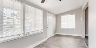 Modern 2 Bedroom House With A Huge Backyard! Gallery 22