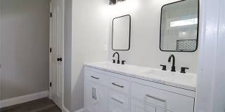 Room in 4 Bedroom Home at Polar Rock Rd SW Gallery 11