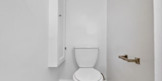 1600 W. 5th St. Gallery 33