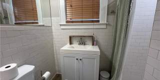 1106 E 51st Street Gallery 17