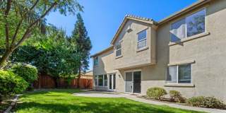 Grand 5-Bedroom Estate — Space, Style & Sophistication Gallery 66
