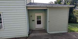 One-bedroom, one-bath apartment near downtown Massillon Gallery 1