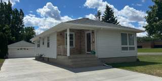 3 bedroom, 2 bath Single Family house Gallery 1