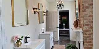 1608 Governor Nicholls Street Gallery 31