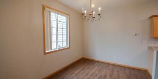 Rare 3 bedroom end unit Boulder Ridge townhome! Gallery 5
