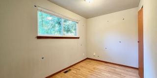 3BR/1+1BA Single Family House - Bellevue Gallery 14