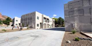 185 Sugarloaf Street Gallery 1