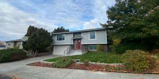 3 Bedroom | 2 Bath Home in The Dalles Gallery 1