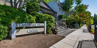 Beautifully Remodeled 2BR Condo in Downtown Mercer Island Gallery 1