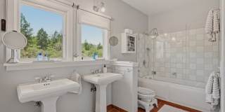 2491 Spring Mountain Road Gallery 46