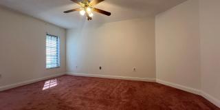 $1,150 * Annual **** 2 Bed / 2 Bath Condo ** Private, Gated Community - Rolls Landing ** Gallery 10